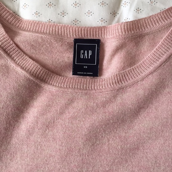 GAP Women’s Sweater Short Sleeve Shirt - Picture 3 of 5